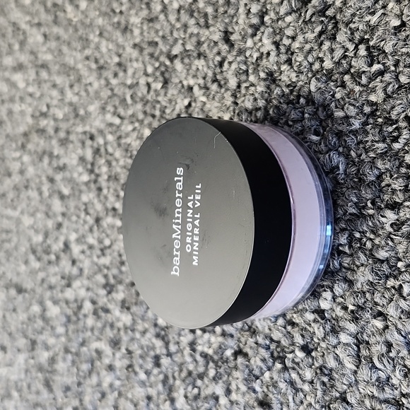 bare Minerals Translucent Powder - Picture 2 of 3